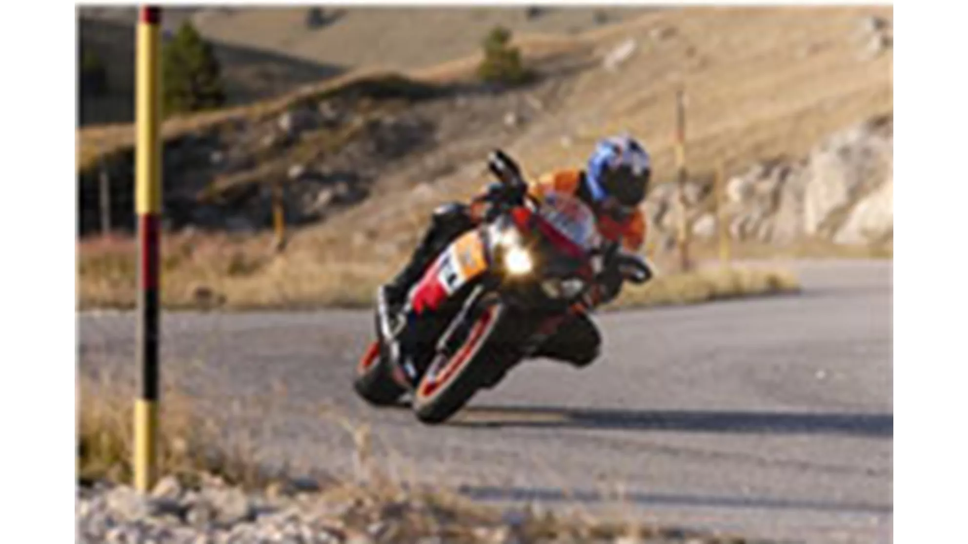 Honda CBR1000RR Fireblade - Image 6 Honda CBR1000RR Fireblade - Image 6