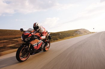 Honda CBR1000RR Fireblade 2011 - Bild 11 Honda CBR1000RR Fireblade 2011 - Bild 11