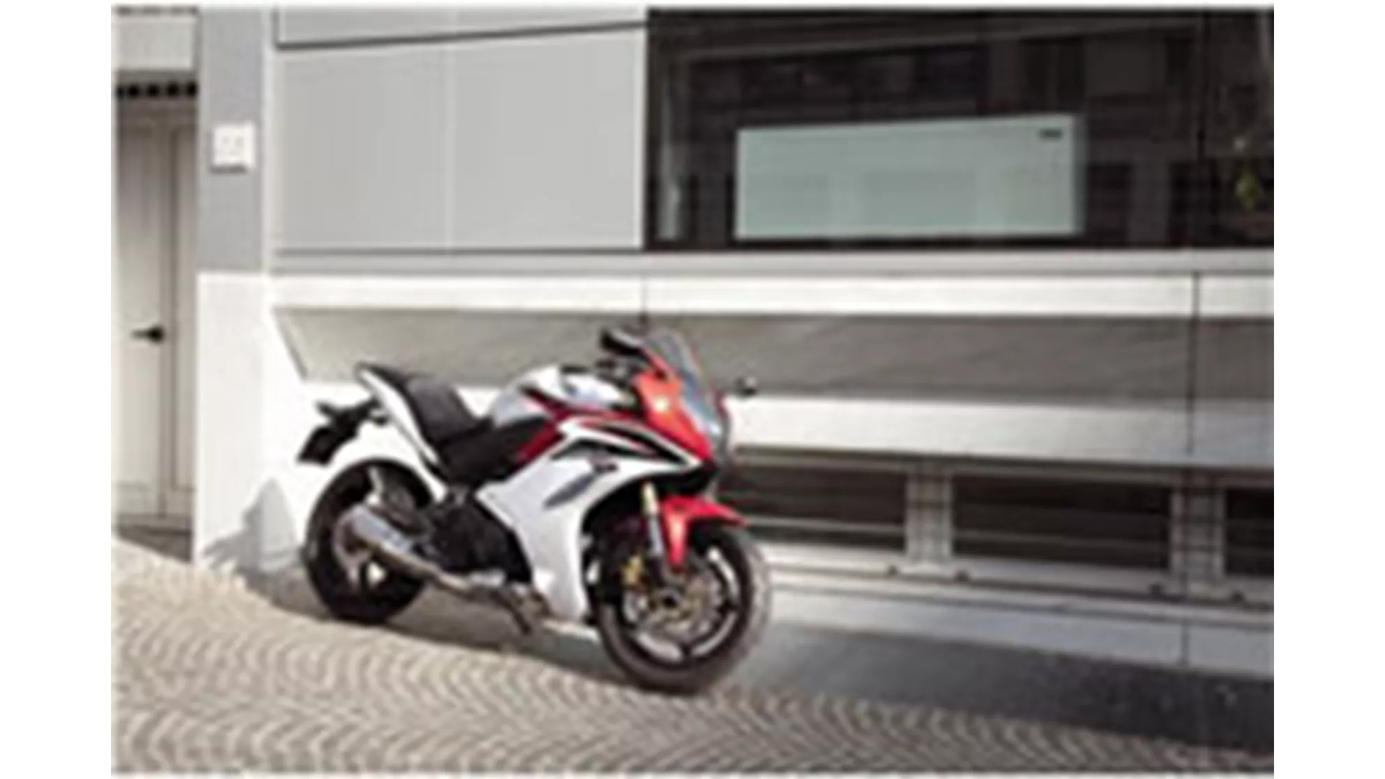 Honda CBR 600 F - Image 8 Honda CBR 600 F - Image 8