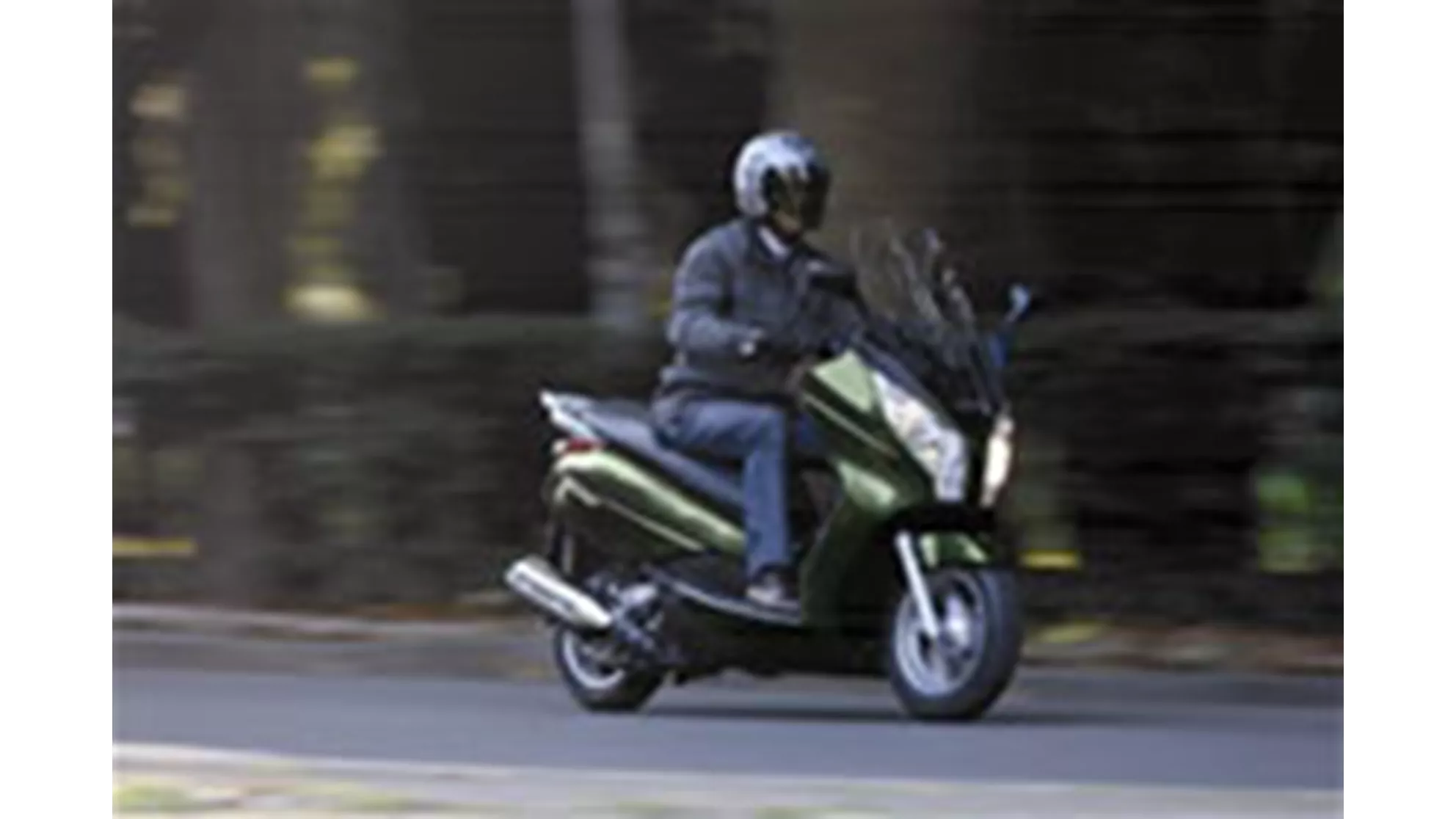 Honda FES 125 S-Wing - Image 1 Honda FES 125 S-Wing - Image 1