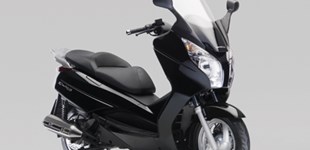 Honda FES 125 S-Wing 2011 vs Honda Forza 125 2021