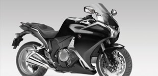 Honda VFR 1200 F 2011 vs BMW K 1200 LT 2009