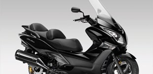 Suzuki Burgman 400 2009 vs Honda SW-T600 2011