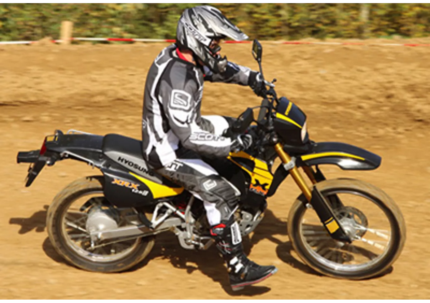 Hyosung XRX 125 Funduro 2011 Hyosung XRX 125 Funduro 2011