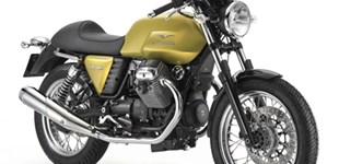 Moto Guzzi V7 Café Classic 2011 vs Triumph Bonneville T100 2023