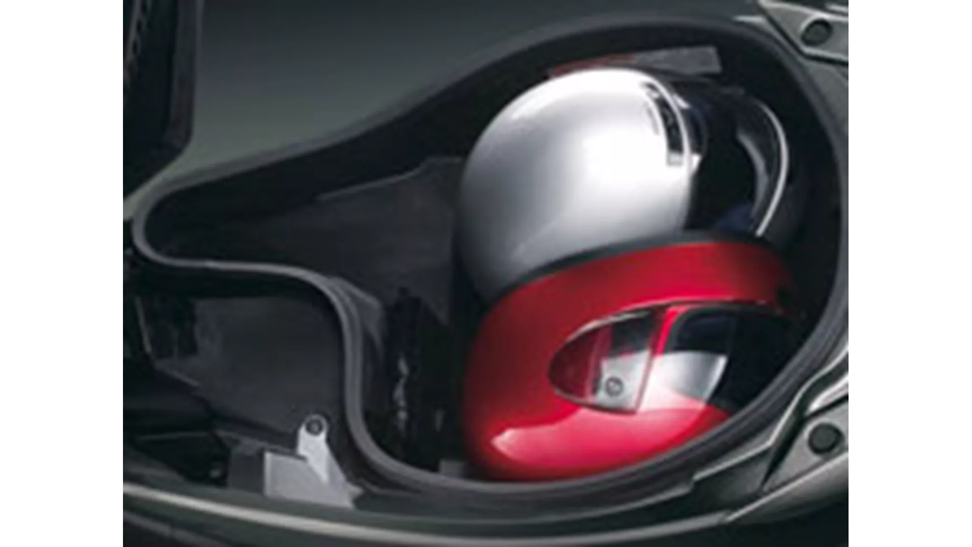 Suzuki Burgman 125 - Image 9 Suzuki Burgman 125 - Image 9