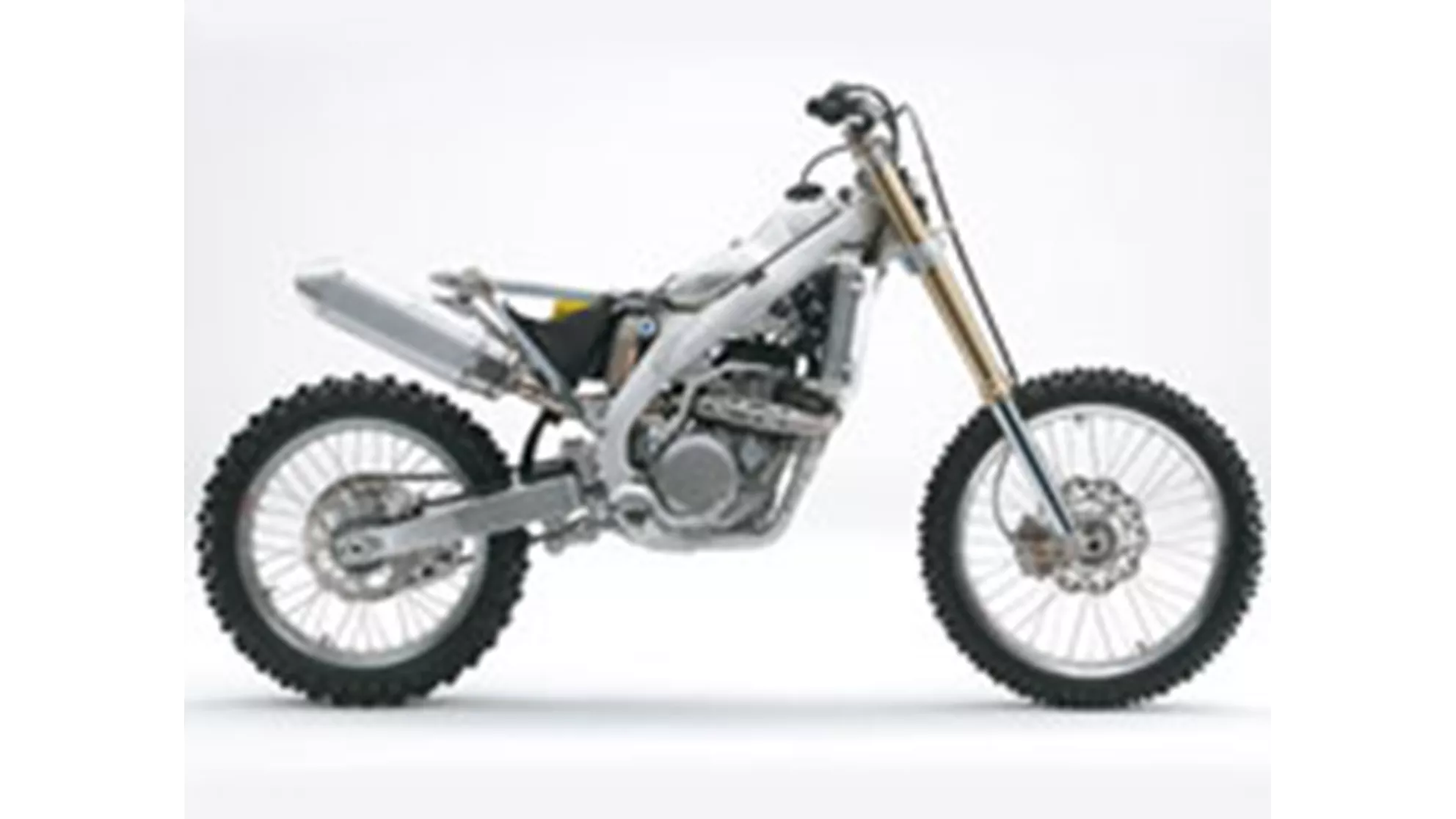 Suzuki RM-Z450 - Image 3 Suzuki RM-Z450 - Image 3