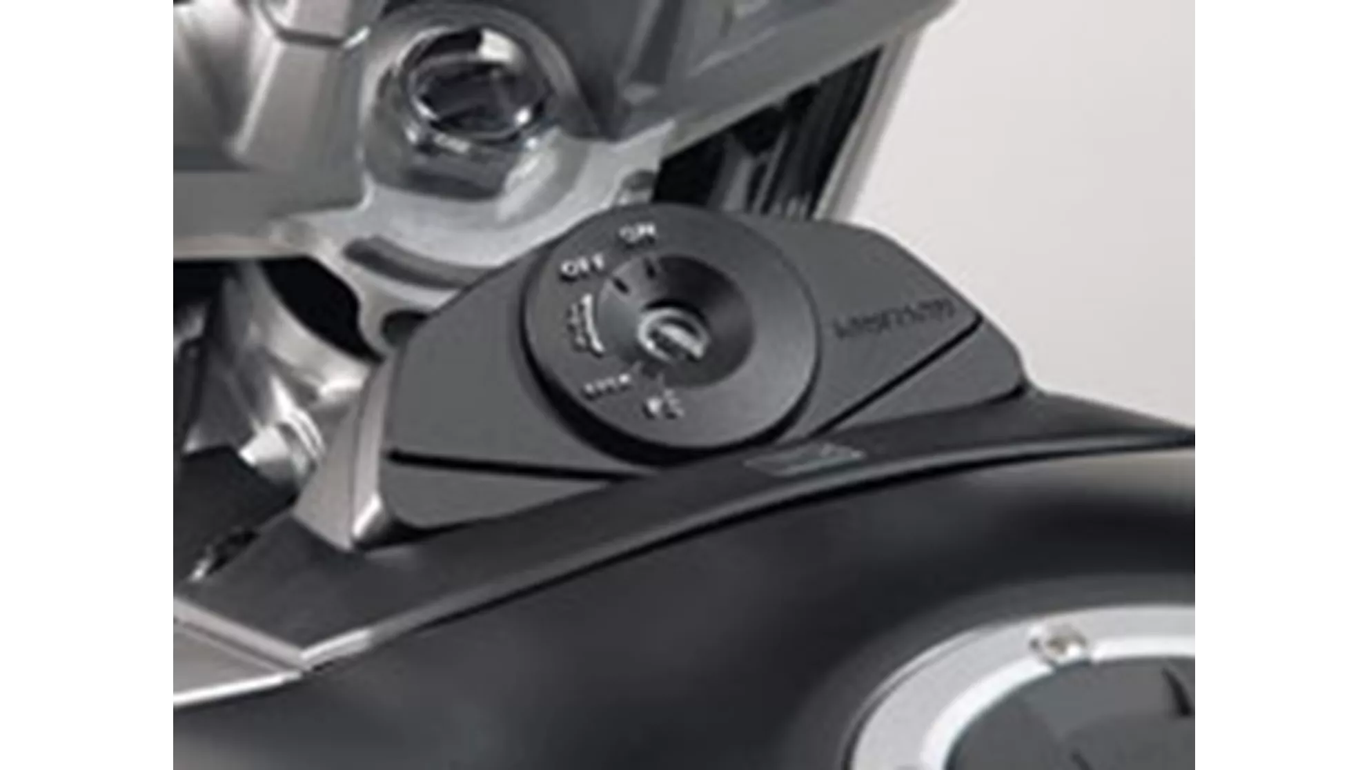 Suzuki GSR 600 - Image 9 Suzuki GSR 600 - Image 9