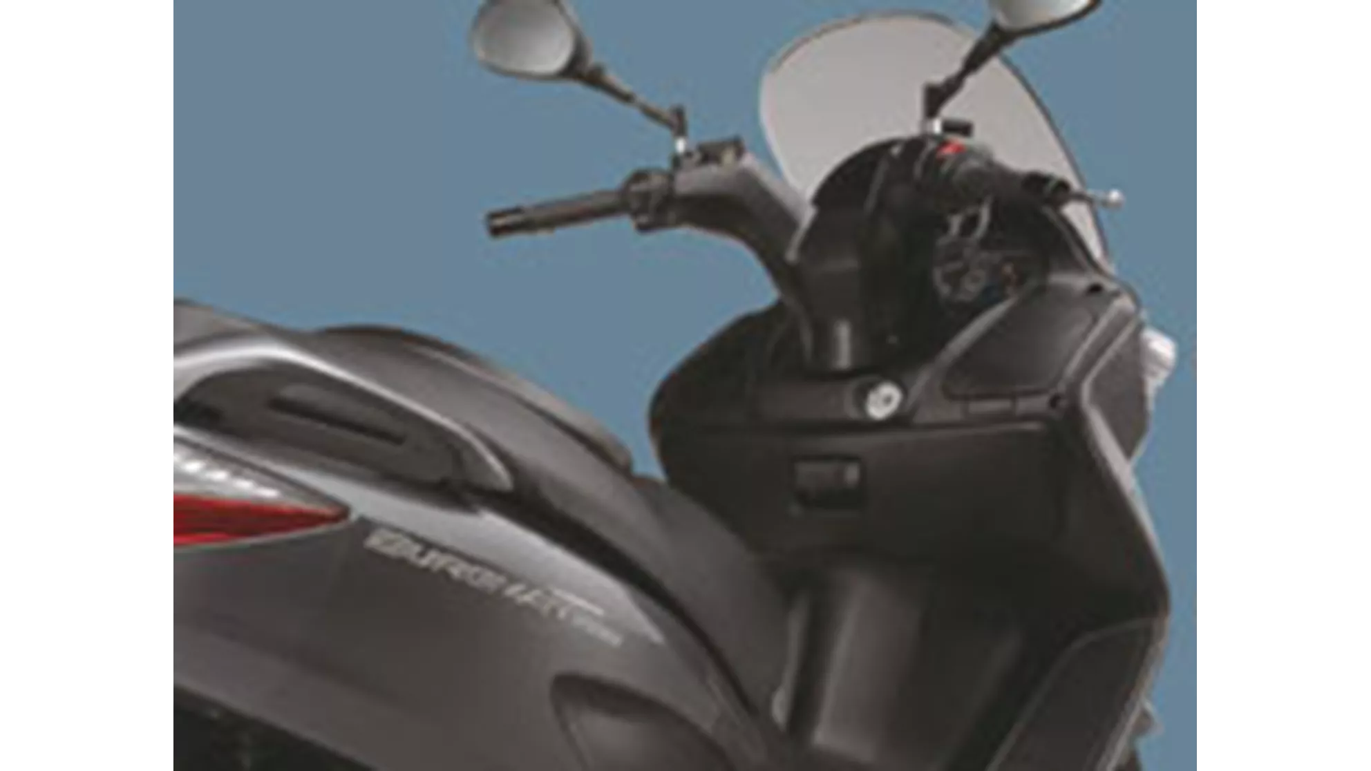 Suzuki Burgman 200 - Image 6 Suzuki Burgman 200 - Image 6