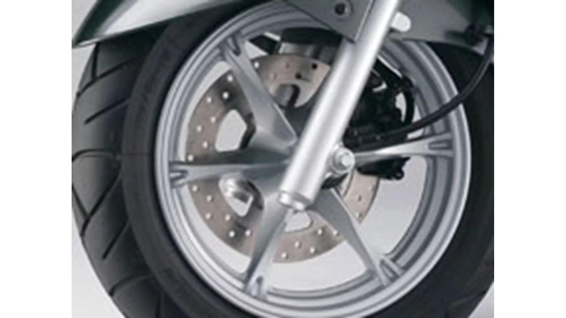 Suzuki Burgman 200 - Image 8 Suzuki Burgman 200 - Image 8