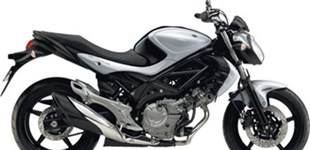 Suzuki SFV 650 Gladius 2011 vs Honda CB650R 2022
