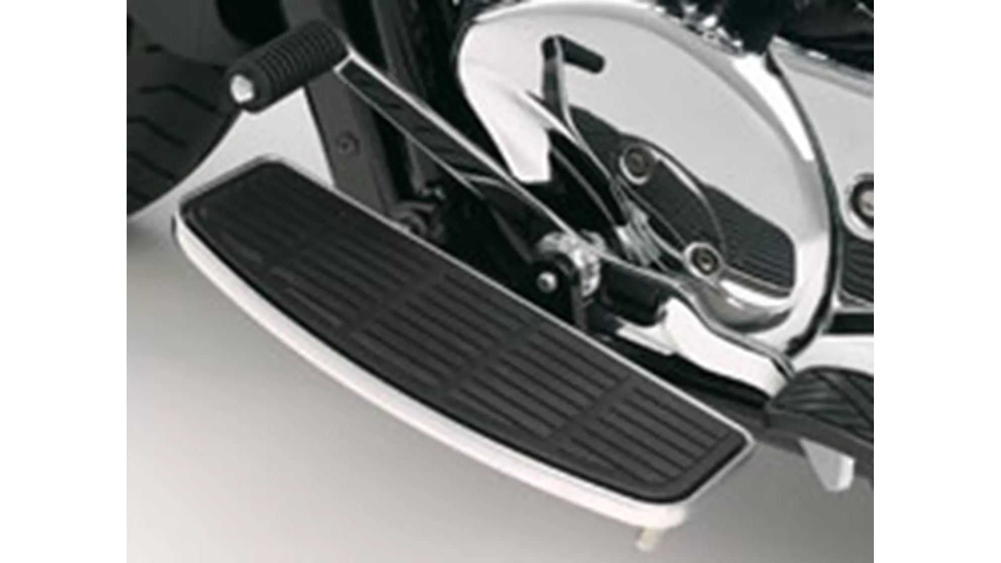 Suzuki Intruder C1800RT - Image 5 Suzuki Intruder C1800RT - Image 5