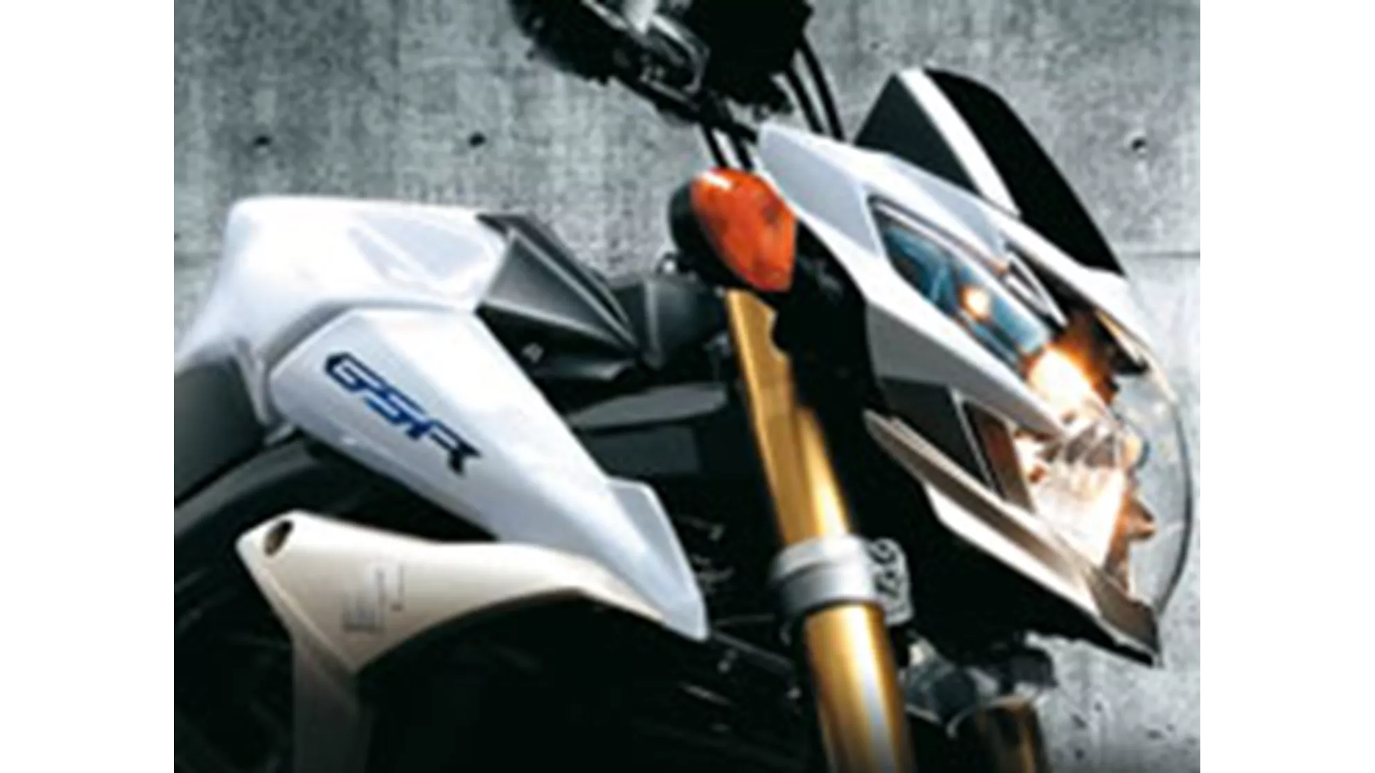 Suzuki GSR 750 - Image 2 Suzuki GSR 750 - Image 2