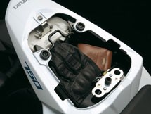 Suzuki GSR 750 2011 - Bild 7 Suzuki GSR 750 2011 - Bild 7