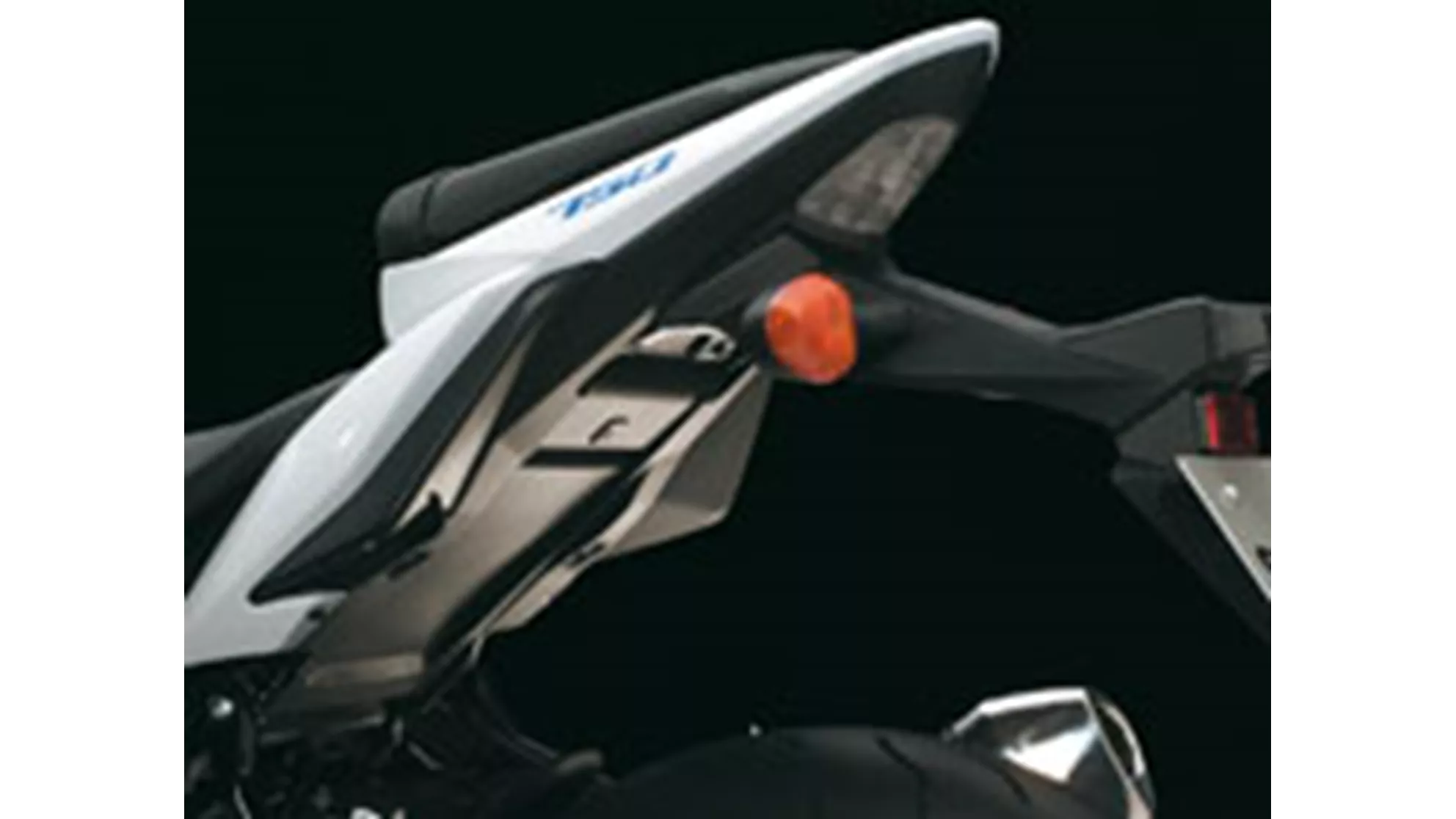 Suzuki GSR 750 - Image 7 Suzuki GSR 750 - Image 7