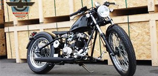 Triumph Bonneville Bobber 2023 vs Cleveland THA HEIST "Bobber" 2011