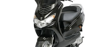 Peugeot Elystar 50 Advantage 2011 vs Peugeot Elystar 50 2010