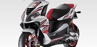 Piaggio NRG Power 50 DD 2T 2011 vs Peugeot Speedfight 4 50 2T LC 2015