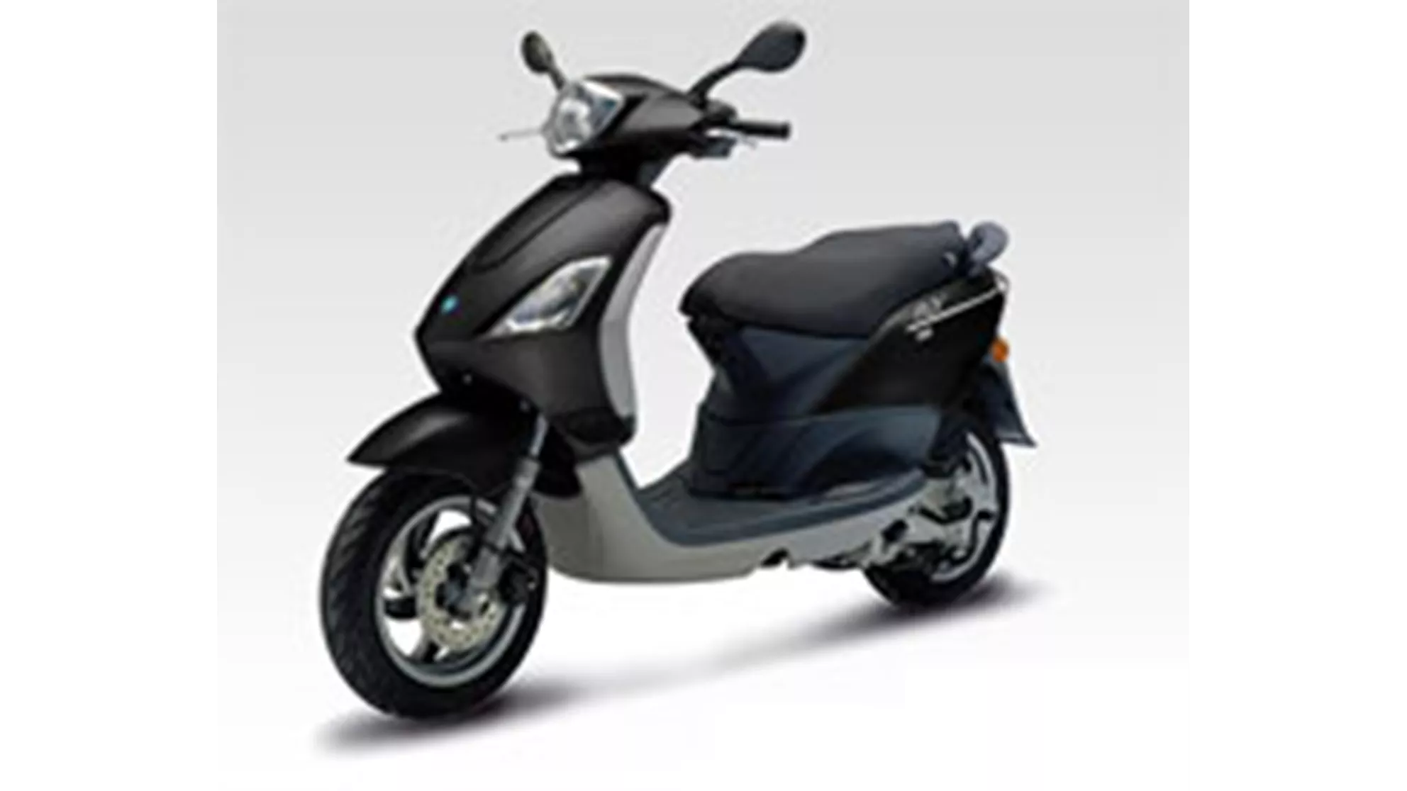 Piaggio Fly 50 2T - Image 1 Piaggio Fly 50 2T - Image 1