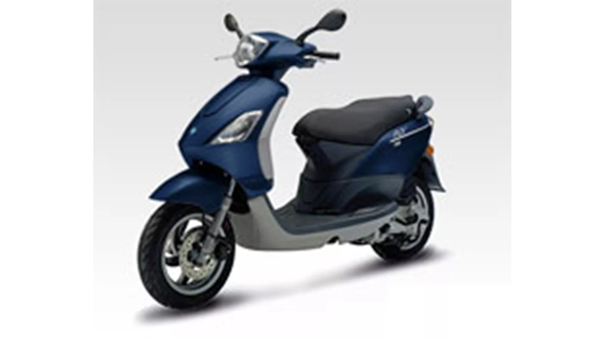 Piaggio Fly 50 2T - Image 2 Piaggio Fly 50 2T - Image 2