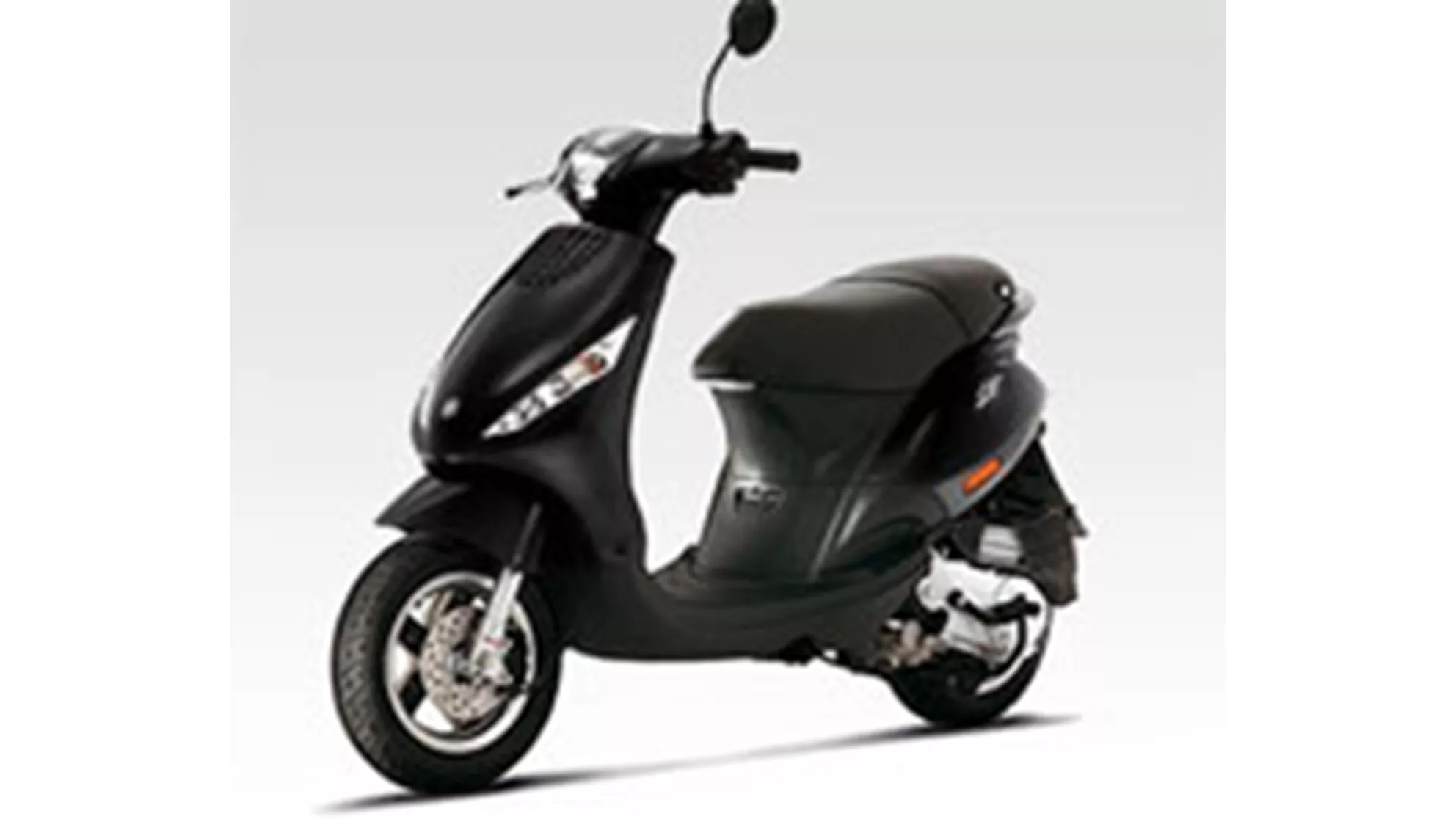 Piaggio Zip 50 2T - Image 1 Piaggio Zip 50 2T - Image 1