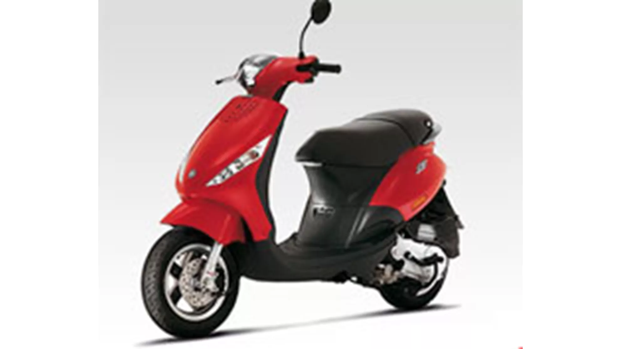 Piaggio Zip 50 2T - Image 2 Piaggio Zip 50 2T - Image 2
