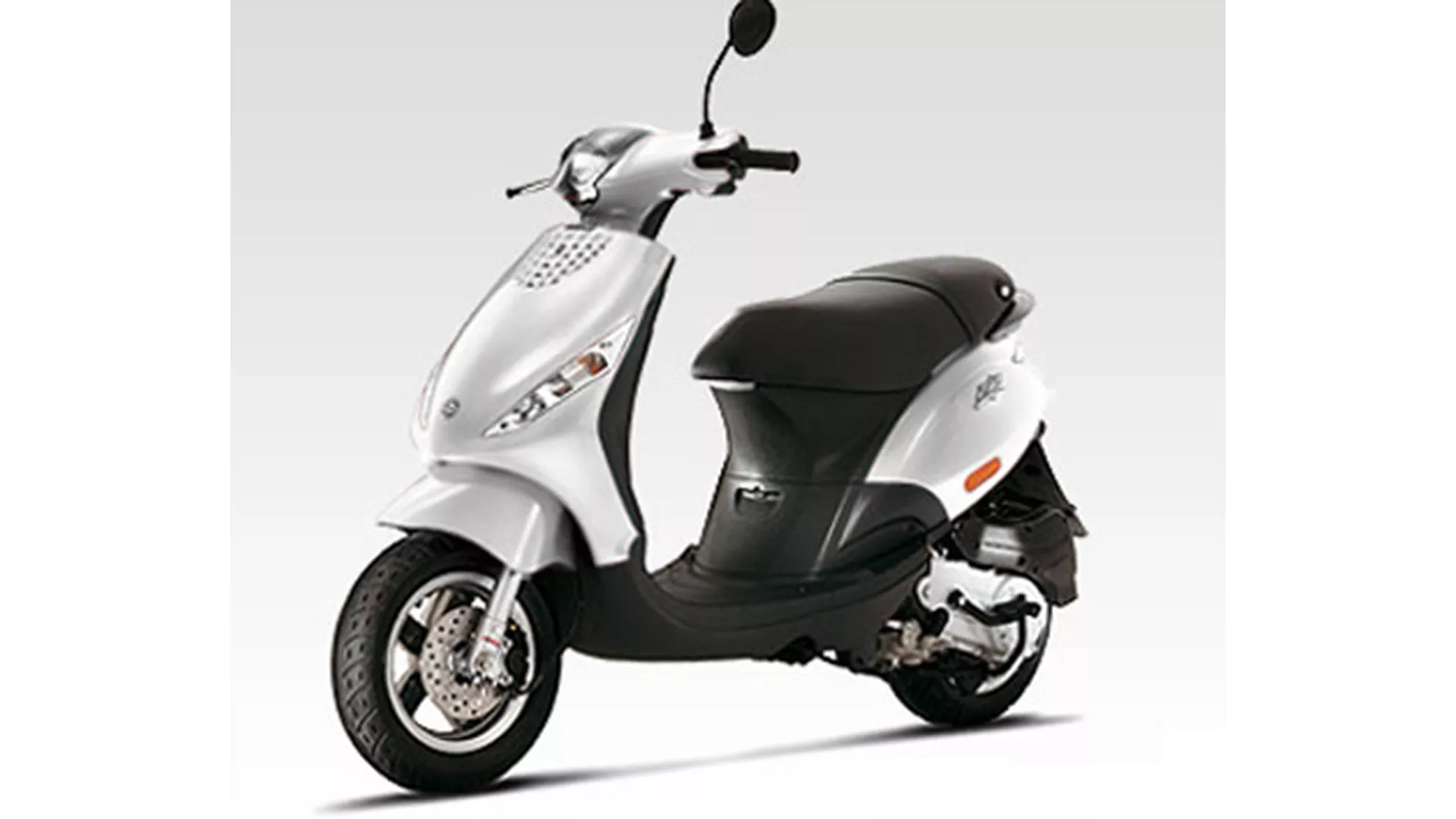 Piaggio Zip 50 2T - Image 3 Piaggio Zip 50 2T - Image 3
