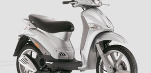 Piaggio Medley 125 S 2025 vs Piaggio Liberty 125 RST 2011