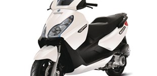Piaggio X7 300 i.e 2011 vs Piaggio MP3 LT 250 2010