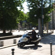 Piaggio MP3 Hybrid 300 LT 2011 - Bild 4 Piaggio MP3 Hybrid 300 LT 2011 - Bild 4