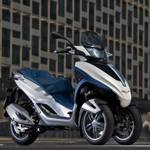 Piaggio MP3 300 i.e.Yourban LT 2011 - Bild 2 Piaggio MP3 300 i.e.Yourban LT 2011 - Bild 2