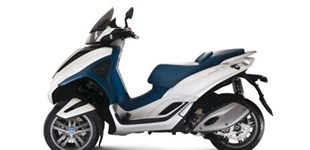 Piaggio MP3 300 i.e.Yourban LT 2011 vs Piaggio MP3 300 ie Business 2015
