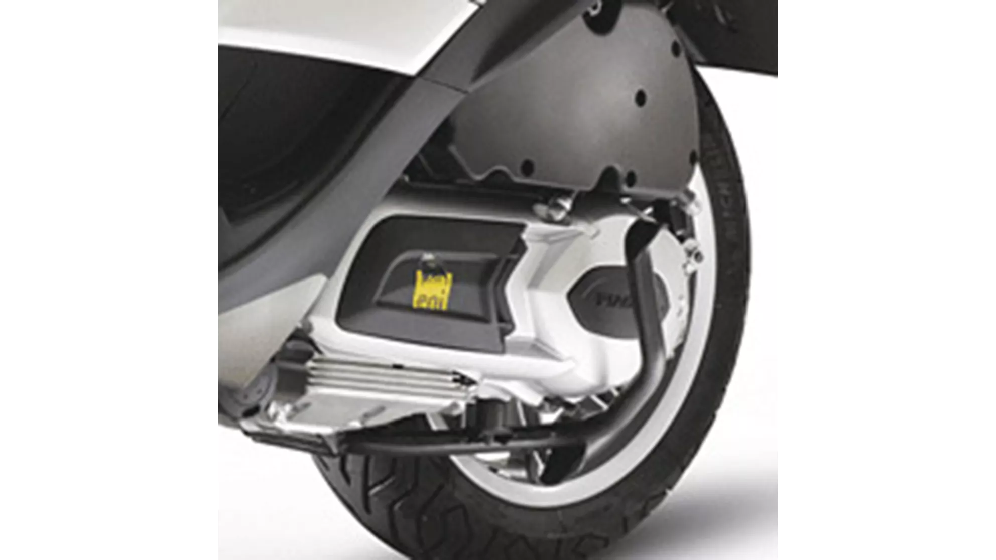 Piaggio MP3 Touring 400 LT - Image 4 Piaggio MP3 Touring 400 LT - Image 4