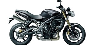 Ducati Monster 796 2011 vs Triumph Street Triple 2011