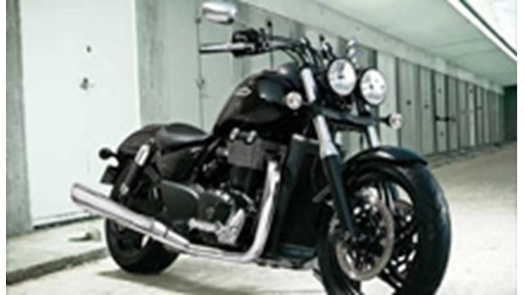 Triumph Thunderbird Storm - Image 1 Triumph Thunderbird Storm - Image 1