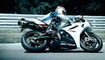 Triumph Daytona 675 R Triumph Daytona 675 R