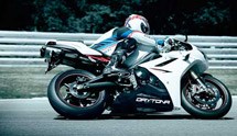 Triumph Daytona 675 R 2011 - Bild 3 Triumph Daytona 675 R 2011 - Bild 3