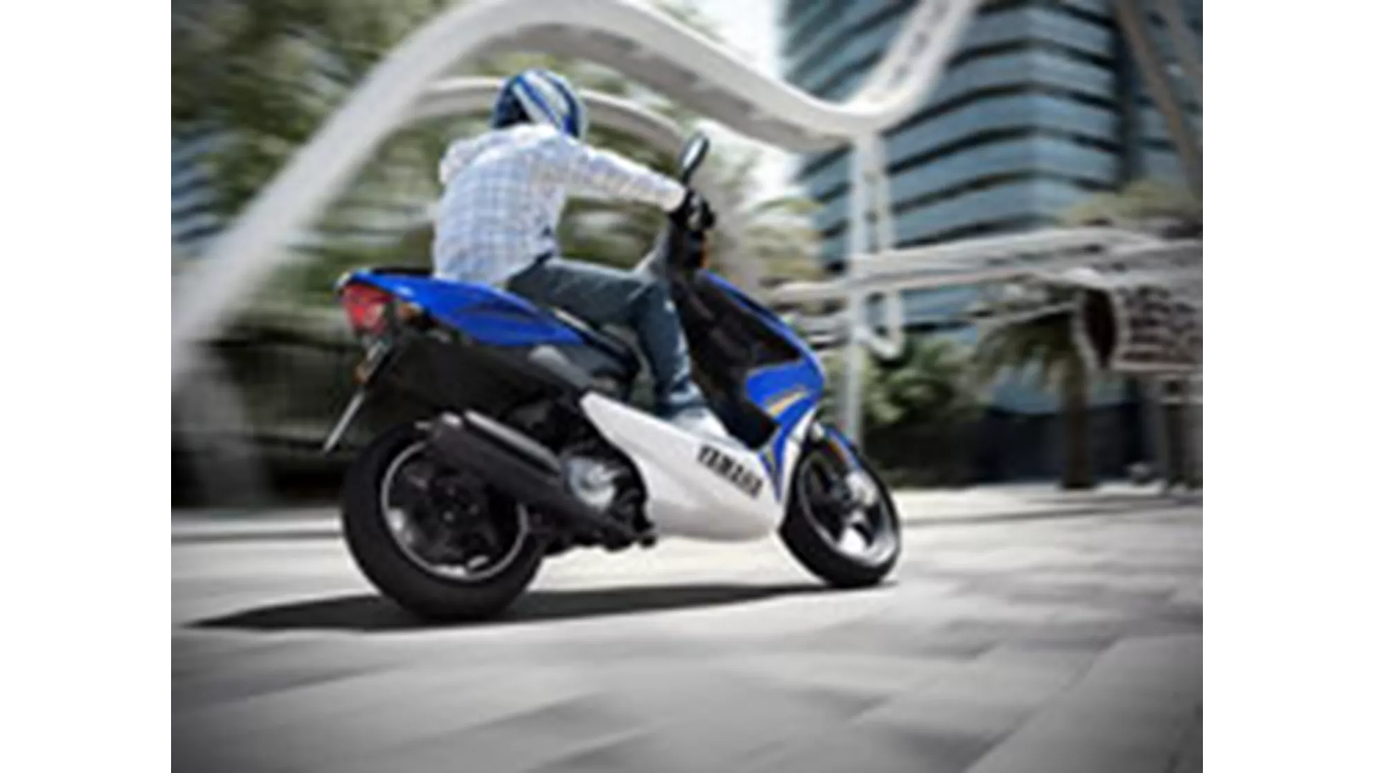 Yamaha Aerox R - Image 5 Yamaha Aerox R - Image 5