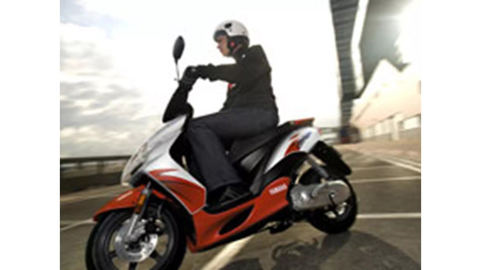 Yamaha Jog-R - Image 3 Yamaha Jog-R - Image 3