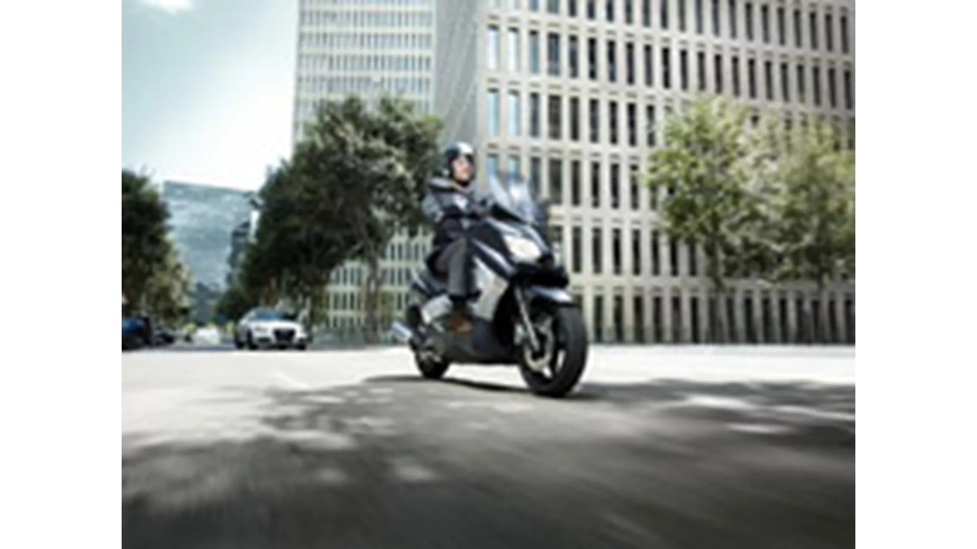 Yamaha X-Max 250 - Image 5 Yamaha X-Max 250 - Image 5
