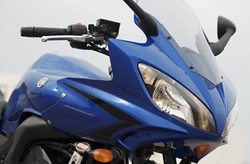 Yamaha FZ6 Fazer S2 2011 - Bild 3 Yamaha FZ6 Fazer S2 2011 - Bild 3