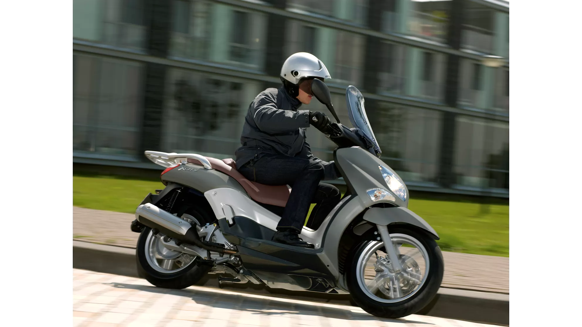 Yamaha X-City 250 - Image 11 Yamaha X-City 250 - Image 11