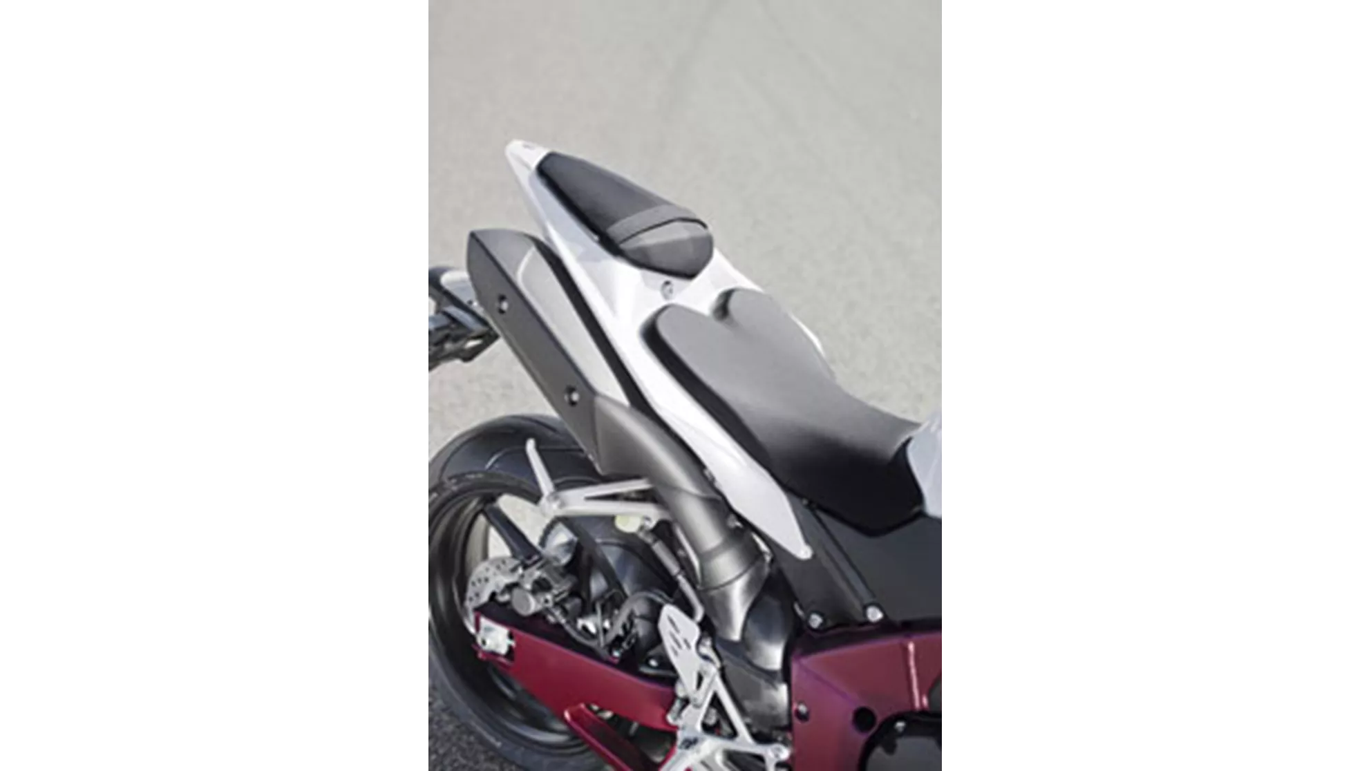 Yamaha R1 - Image 5 Yamaha R1 - Image 5