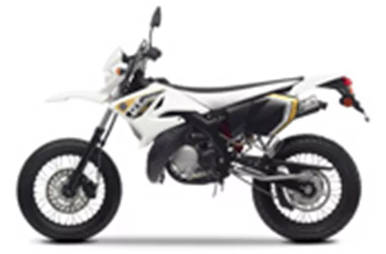 Yamaha DT 50 X Supermoto 2011 Yamaha DT 50 X Supermoto 2011