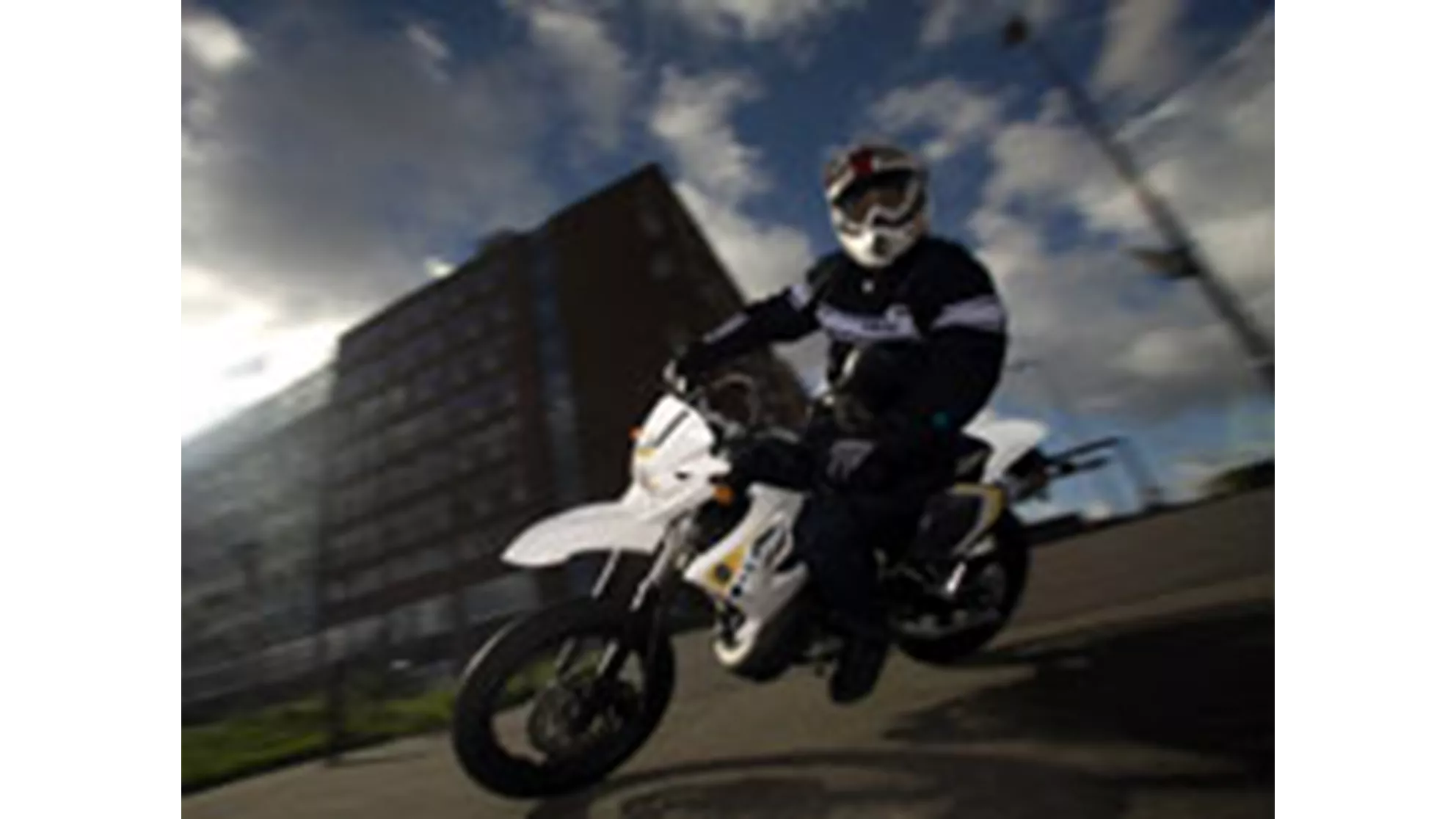 Yamaha DT 50 X Supermoto - Image 4 Yamaha DT 50 X Supermoto - Image 4