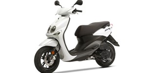 Piaggio New Fly 50 4T 2012 vs Yamaha NEOs 4Takt 2011
