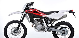 Husqvarna TE 125 2011 vs Yamaha XT 125 R 2009