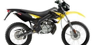 Derbi Senda DRD X-Treme 50 R 2011 vs Aprilia SX 50 Supermoto 2021