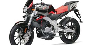 Derbi GPR Nude 50 2011 vs Rieju RS3 NKD 50 2015