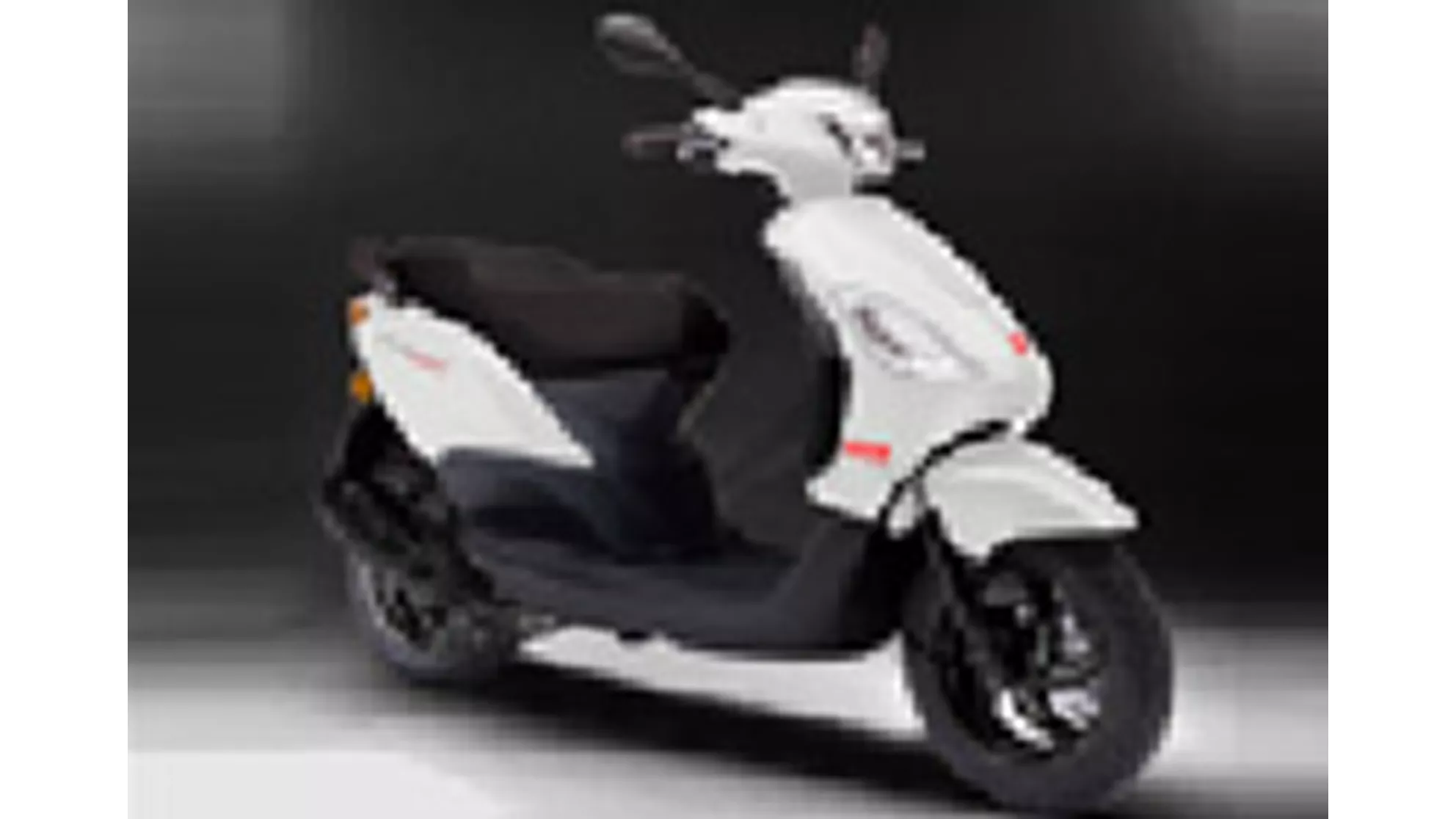 Derbi Boulevard 125 - Image 1 Derbi Boulevard 125 - Image 1